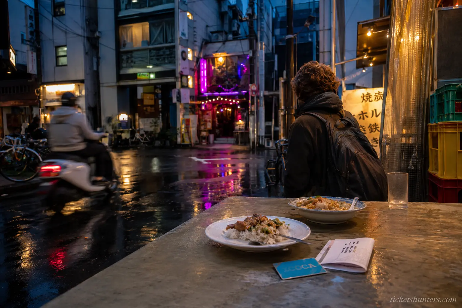 GIG-TRIPPING 2026 π«πΆ 7 Budget live music travel street food night market gig-tripping 2026 affordable eating